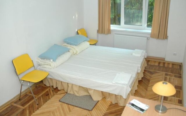 Yellow House Hostel