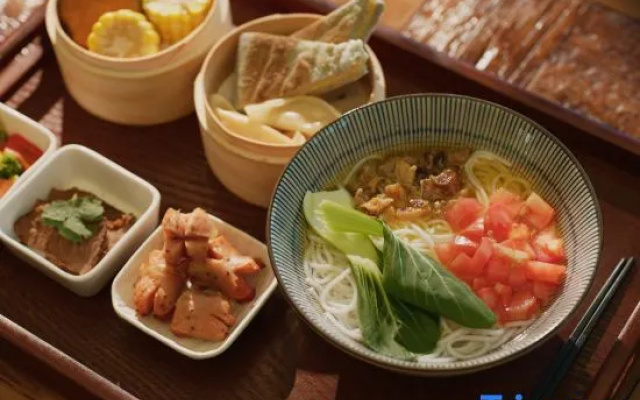 Buwan Liyu · Wild Aurora Sunrise Golden Peak Wilderness Homestay (Baisha Ancient Town Branch) – Meal – Lijiang