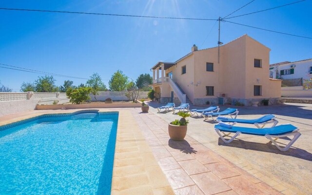 Villa - 4 Bedrooms with Pool and WiFi - 106405