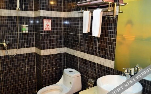 Jinfeng Bafang Hotel (Zhuhai Xiangzhou Station)