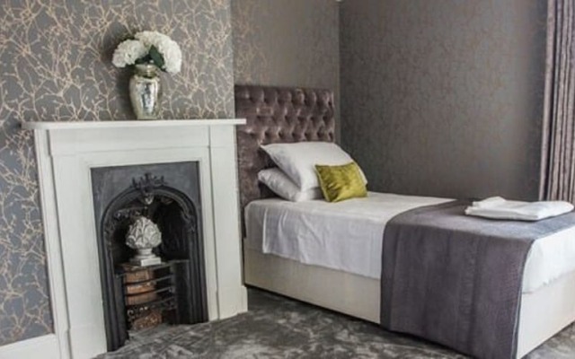 Vaulty Manor