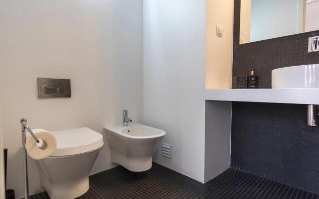 LovelyStay - Stunning Flat with Balcony in Bairro Alto