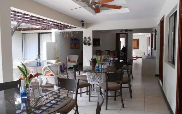Maracas Inn