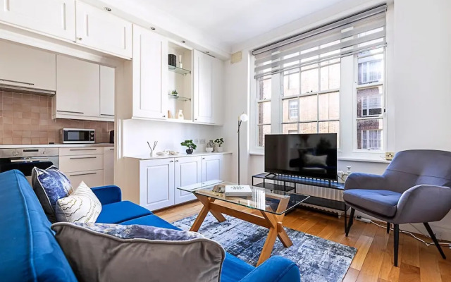 Modern 2 Bedroom Flat Near Queensway