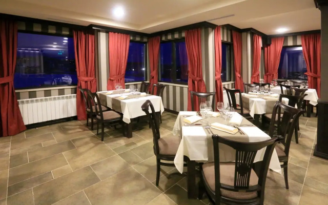 Royal Park - Half Board Hotel