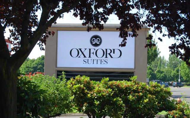 Oxford Suites Portland - Jantzen Beach