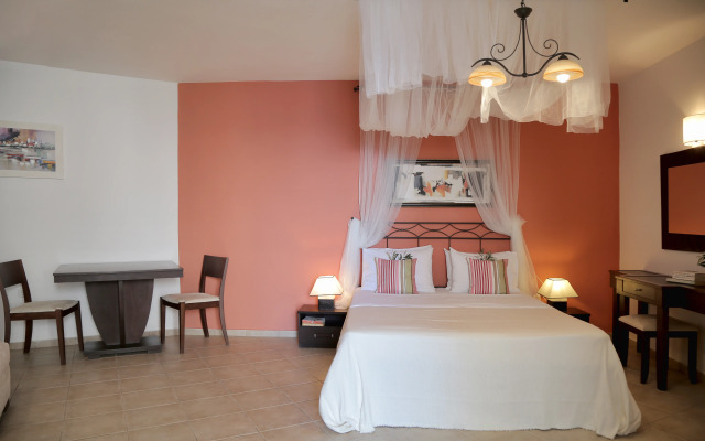 Yalis Hotel