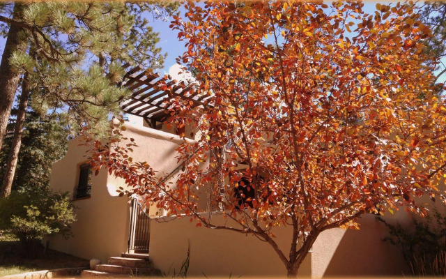 Adobe Inn at Cascade
