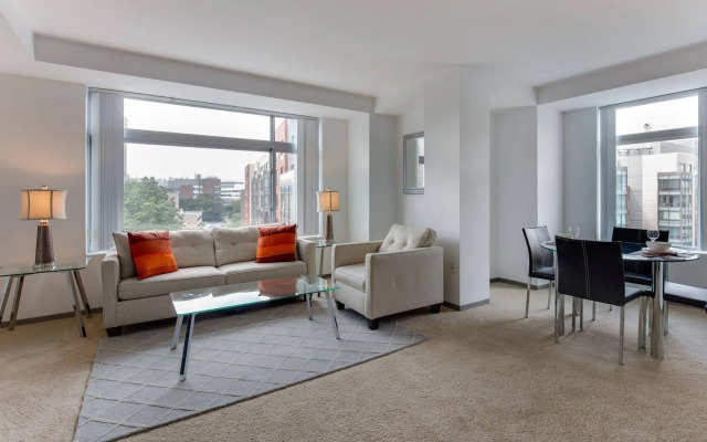 Global Luxury Suites at Kendall West