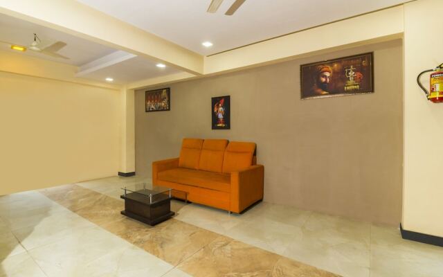 OYO 24621 The Star Hotel