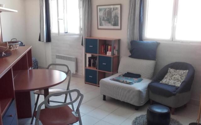 22 Place Saint-Roch