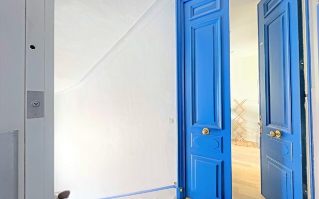 Modern Apartment 20 m from the Sea