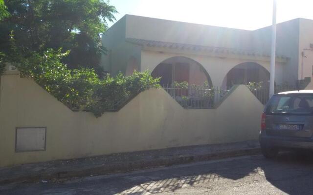 villletta indipendente a 300 metri dal mare