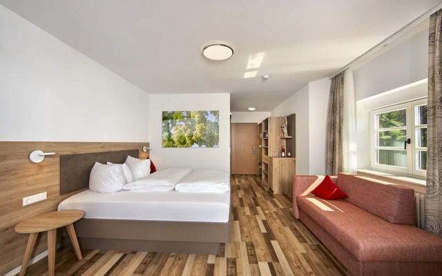 Hotel Wo Der Hahn Kräht