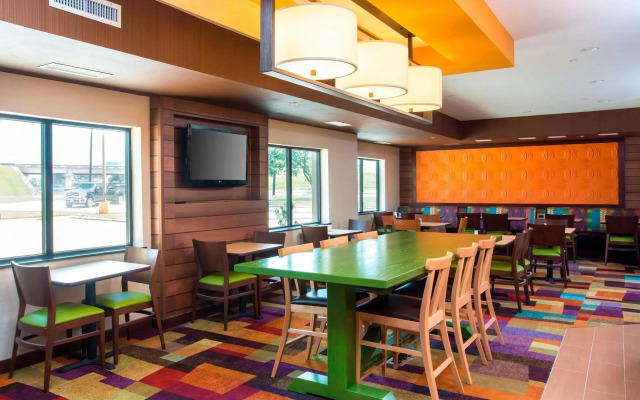 Fairfield Inn & Suites Victoria