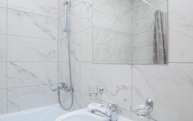 Европа Центр на проспекте Космонавтов 26А