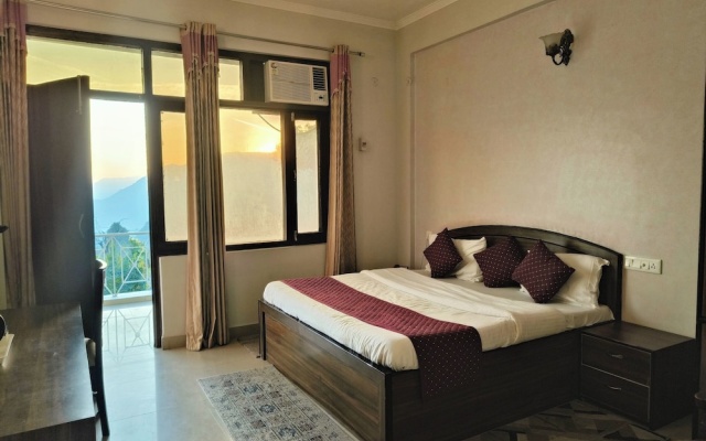 The Pine Oak Resort