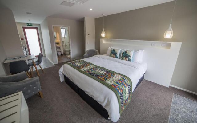 Red Tussock Motel