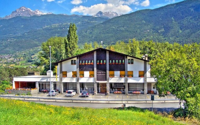 Hotel Sarre