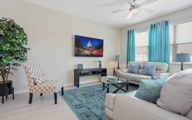 Four Bedroom Sleeps 10 w Gameroom 5152a