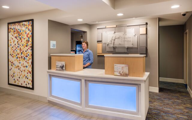 Holiday Inn Express Warrenton by IHG