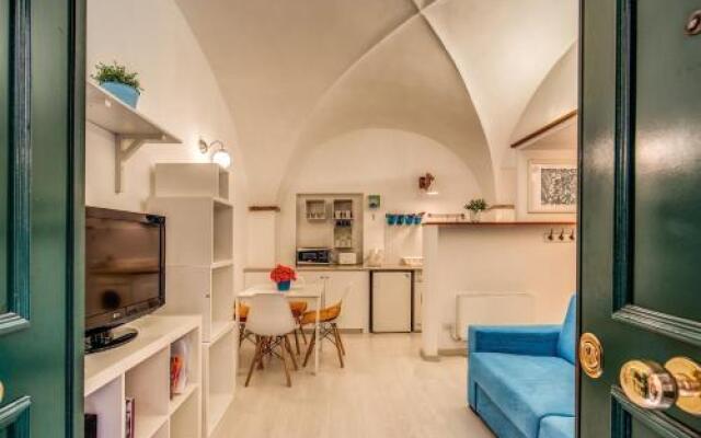Coronari stylish apartment