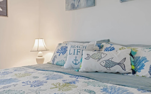 Colony Beach Club 235