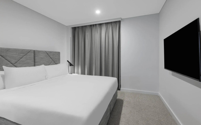 Meriton Suites Canberra