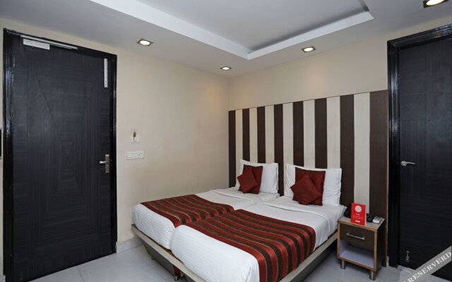Oyo 10937 Hotel Balsons Continental