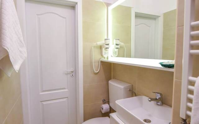 Privilege Apartment - Cismigiu Gardens