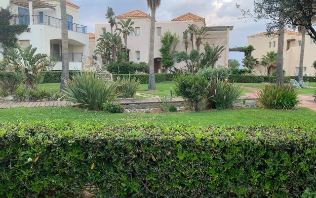 2 Bedroom Apartment on Beach Elias Lower