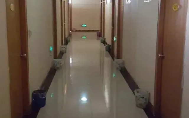 Korla Zhongxin Guest House