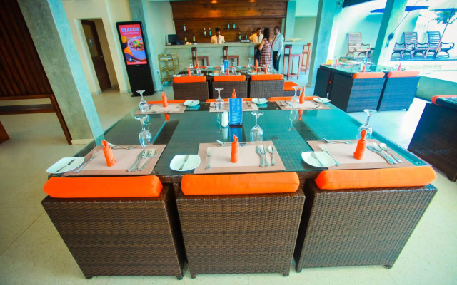 Beacon Beach Hotel