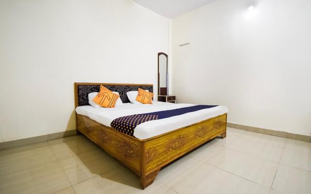 Pathak Guest House by OYO Rooms