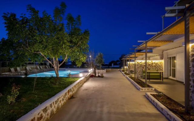 Eva s Poolside Paradise Garden-endless Romance
