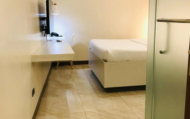 Oyster Plaza Hotel
