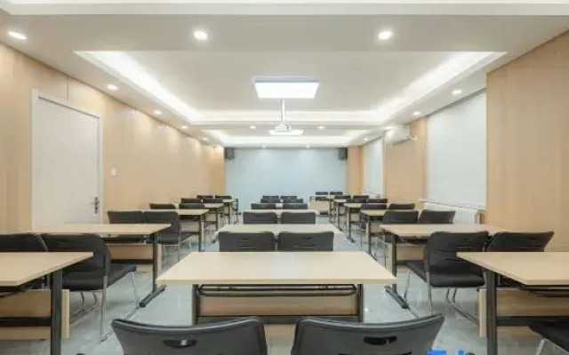 Ji Hotel (Tianjin Tucheng Metro Station)