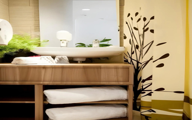 Wood Hotel