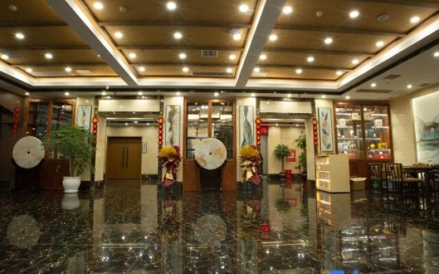 Saint Met Hotel (Zhengzhou Convention and Exhibition Center)