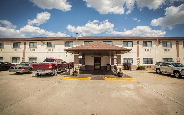 Quality Inn near I-72 and Hwy 51