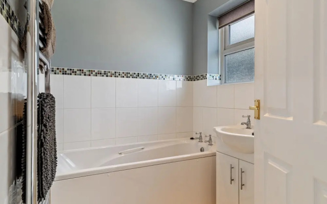 Roslen - Lovely Bungalow Near Beach and Village