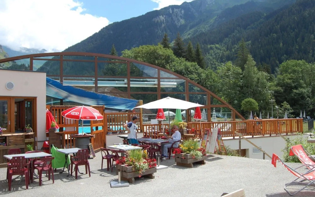 Spacious Holiday Home Near Center of Champagny