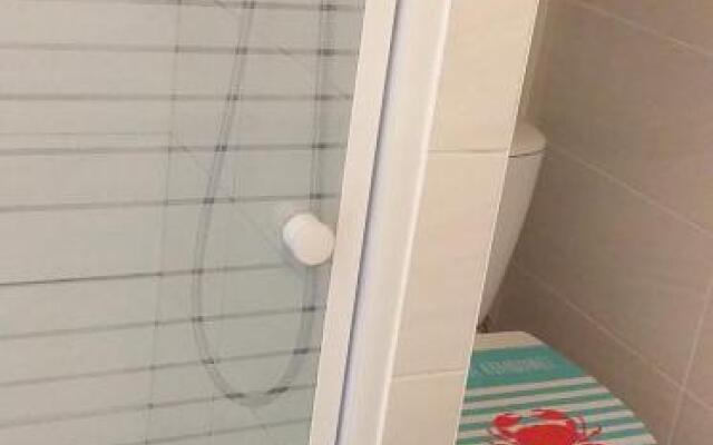 Maisonnette Au Bord De L Etang