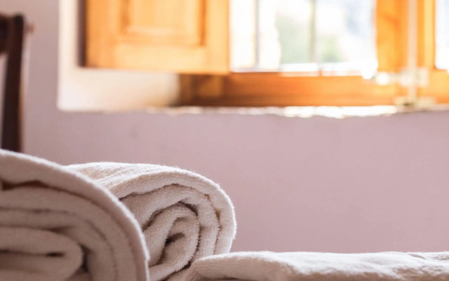 Petit Hotel Hostatgeria La Victoria