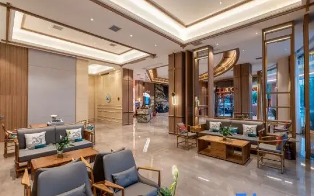 Rongjiang Shangpin International Hotel (Guzhou Dahekou Wharf Branch, Village Super Football Stadium)