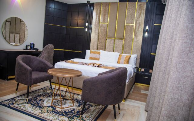 Modelo Hotel and Suites