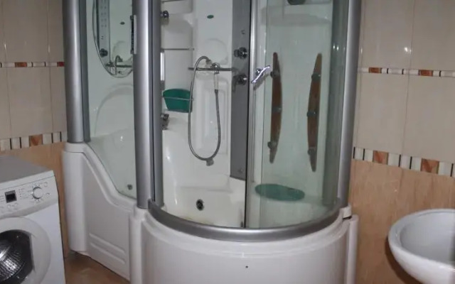 Houseroom F