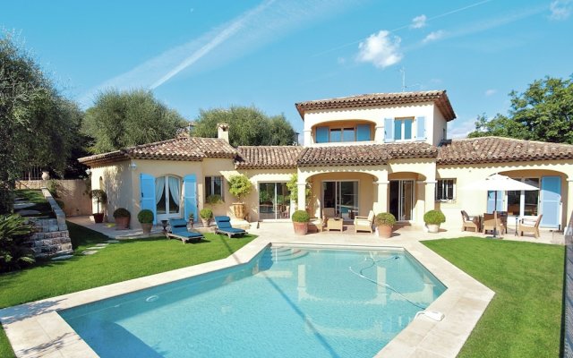 Luxurious Villa With Internet and Private Swimming Pool, Near Grasse
