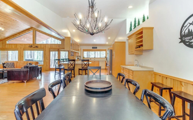 Pinetop-lakeside Cabin w/ Fireplace + Grill!