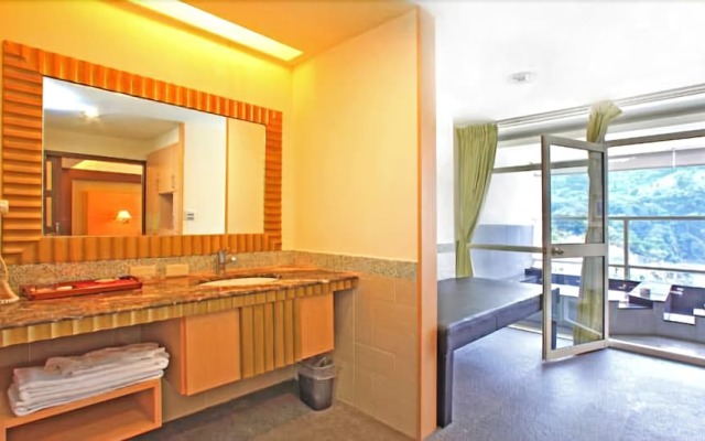 Li Chih Thanl Thuei Hot Spring & Resort